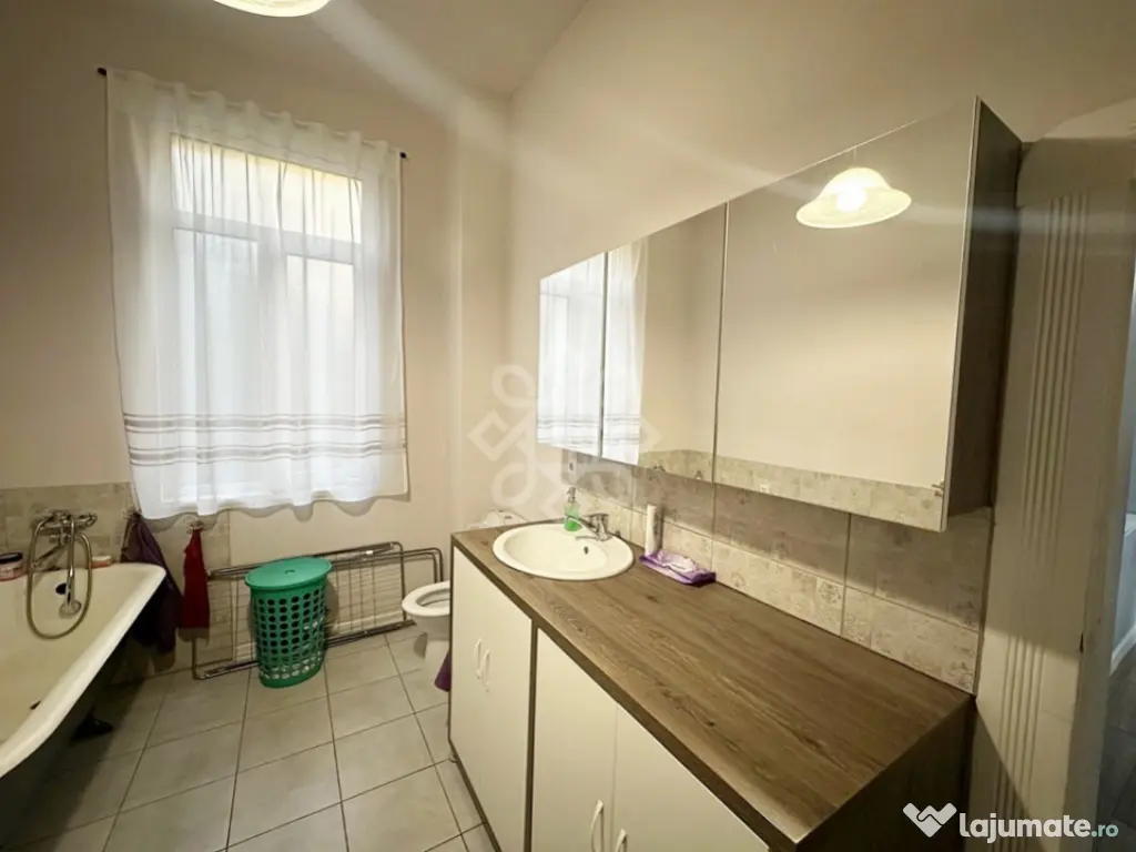 Casa spatioasa cu 482mp teren zona Sirul Canonicilor 