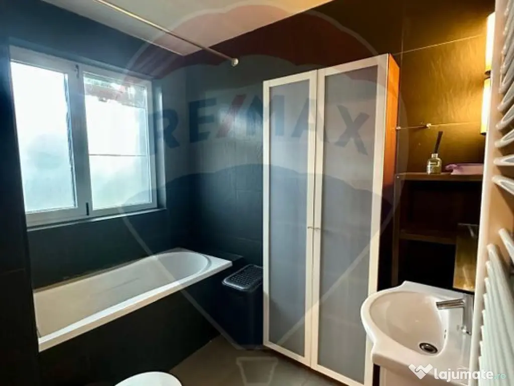 De vanzare apart. 3 cam, pe malul Lacului Snagov , comisi... 