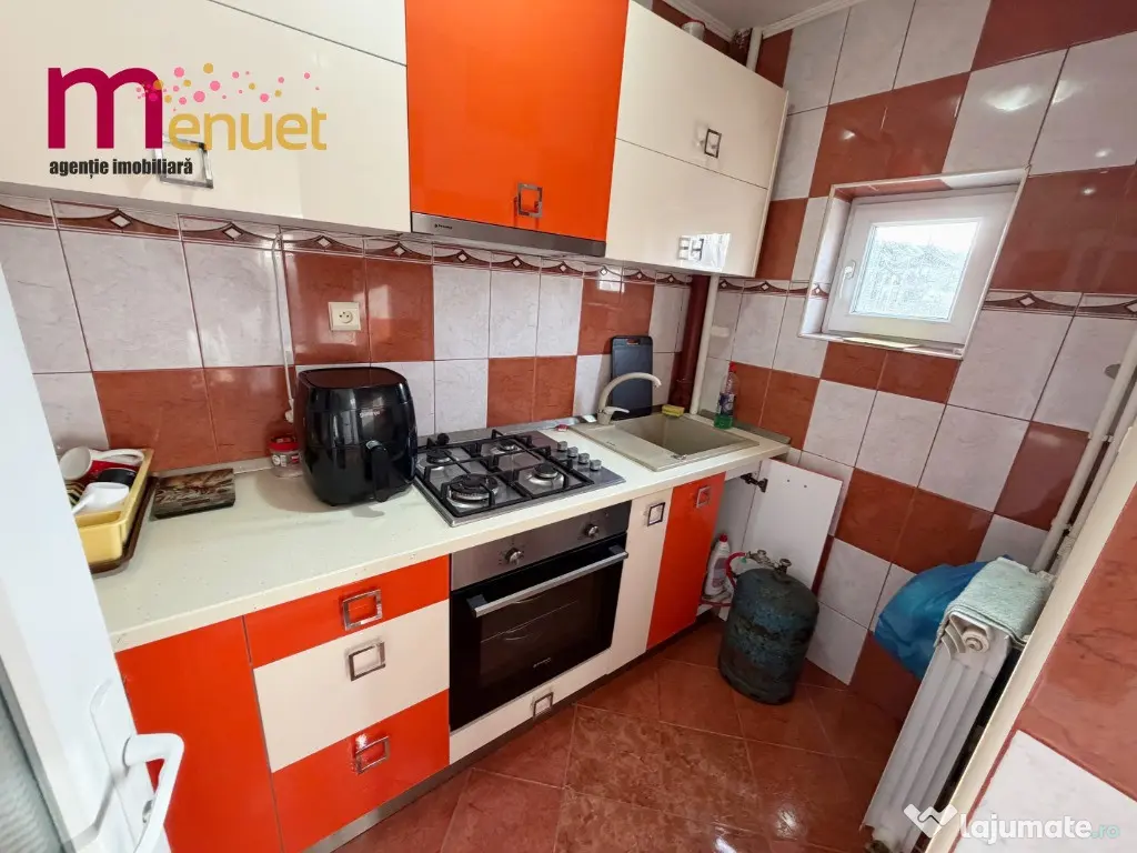 Garsoniera zona Piata Noua,etaj 2 