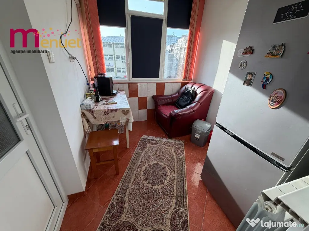 Garsoniera zona Piata Noua,etaj 2 
