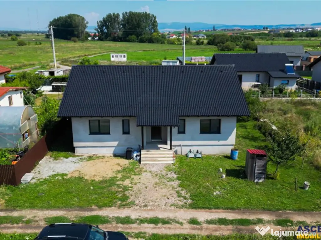Casa noua pe parter,salon generos,terasa, pod mansardabil,te