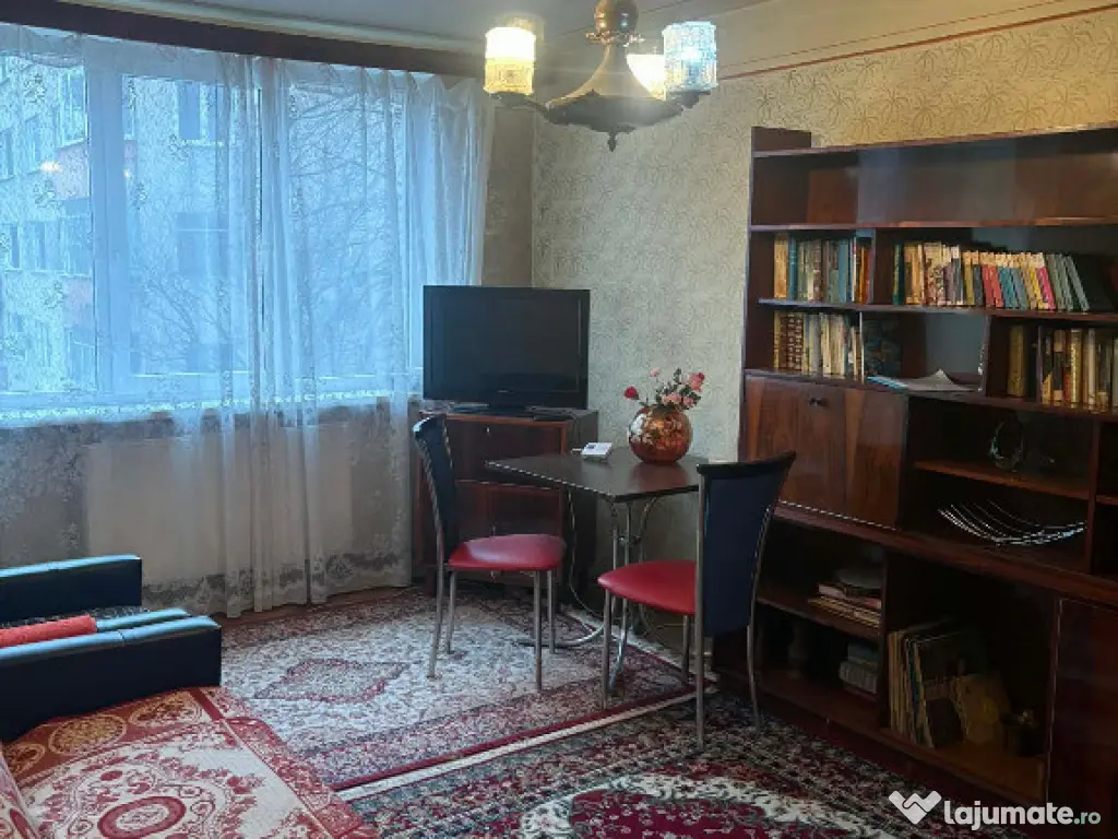 Apartament e 3 camere zona B-dul Victoriei, 