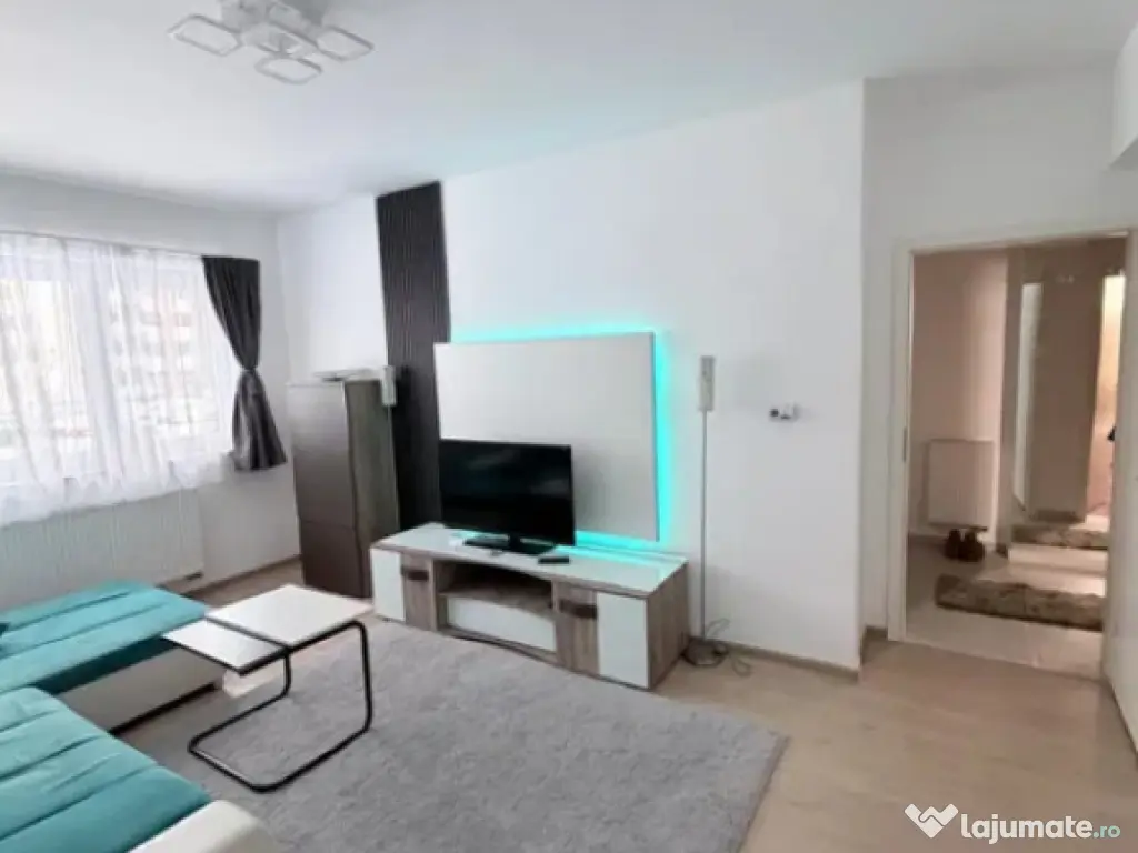 Garsoniera decomandat - zona Tractorul 