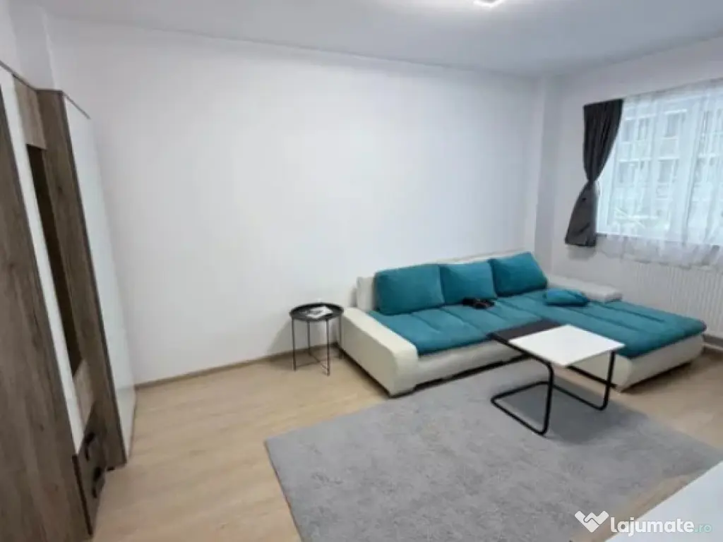 Garsoniera decomandat - zona Tractorul 