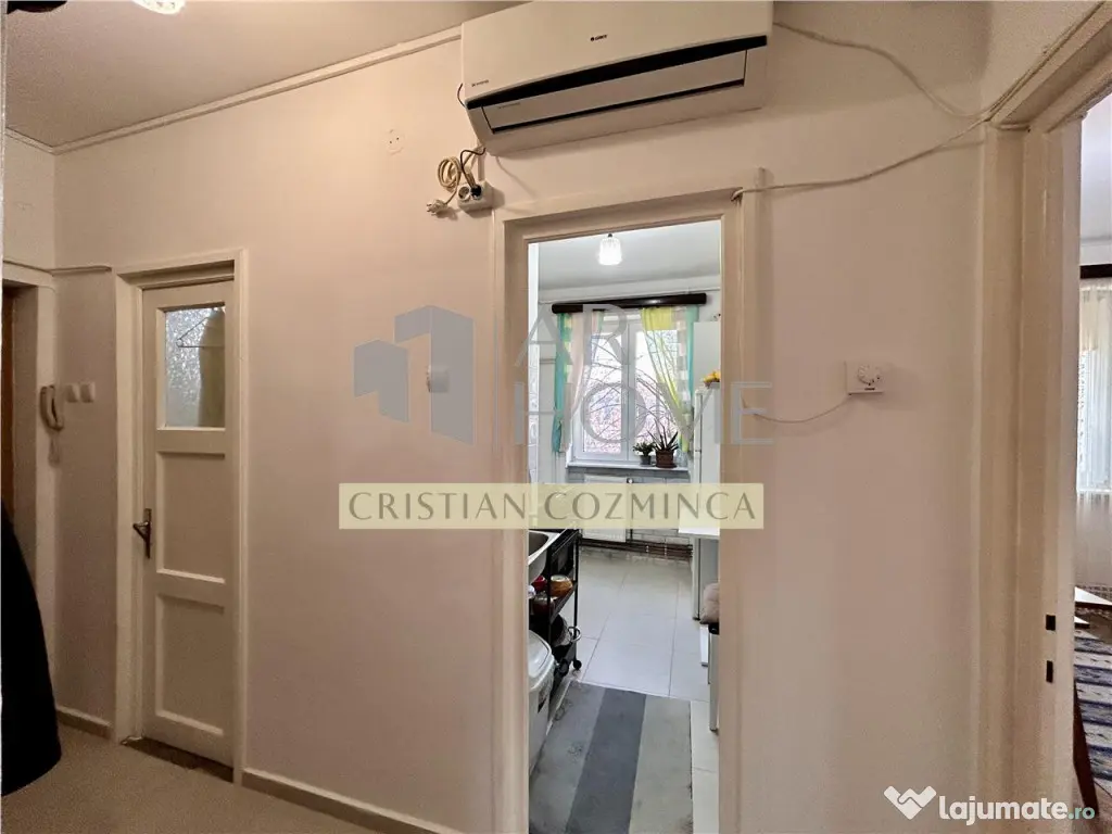 Apartament 2 camere, renovat, centrala proprie, Sud, Ploies 