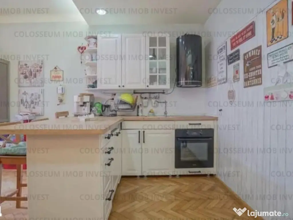 Apartament 3 camere, semidecomandat -Centrul Istoric 