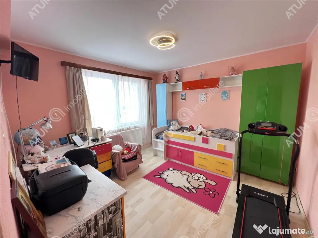 Casa 3 camere 2 bai terasa si curte zona Calea Cisnadiei din