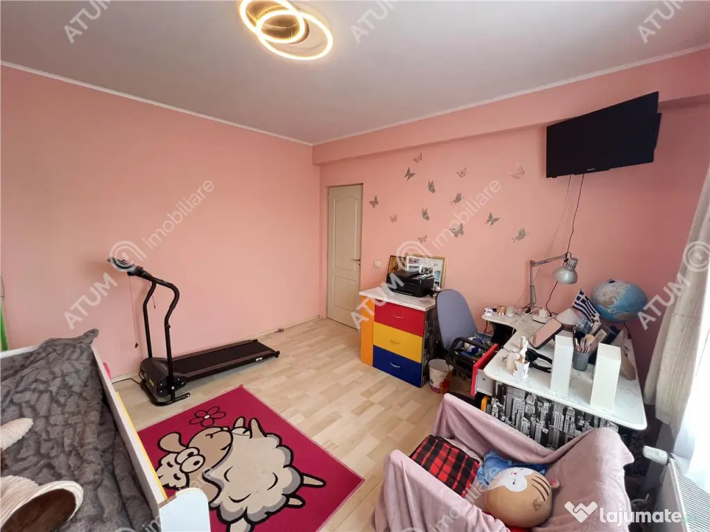 Casa 3 camere 2 bai terasa si curte zona Calea Cisnadiei din