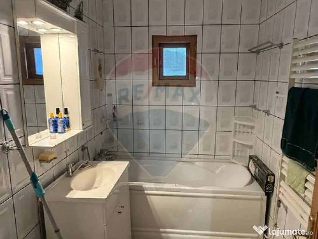 Apartament 3 camere Ultracentral cu loc de parcare 