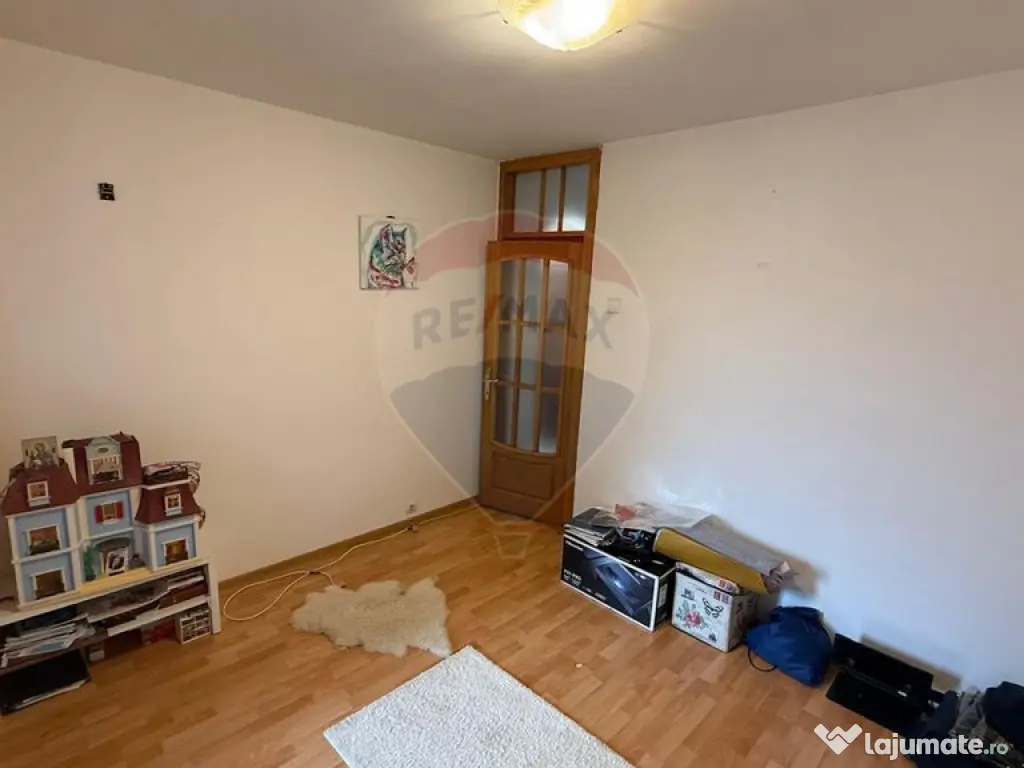 Apartament 3 camere Ultracentral cu loc de parcare 