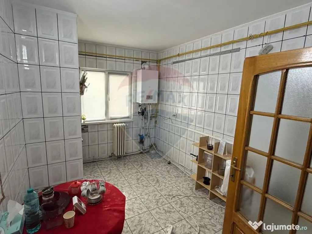 Apartament 3 camere Ultracentral cu loc de parcare 