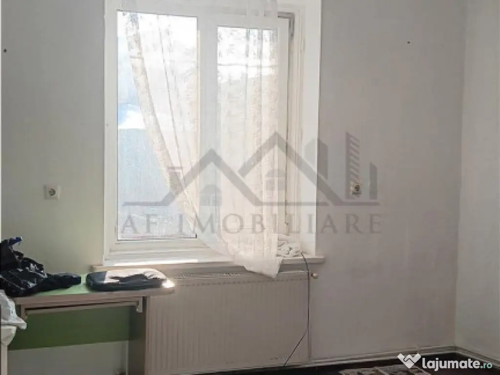 Tatarasi zona Piata Chirila teren 576mp cu casa si anexe (pr 