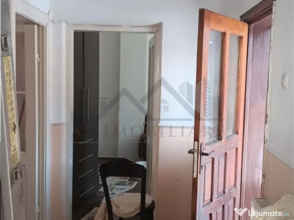 Tatarasi zona Piata Chirila teren 576mp cu casa si anexe (pr 