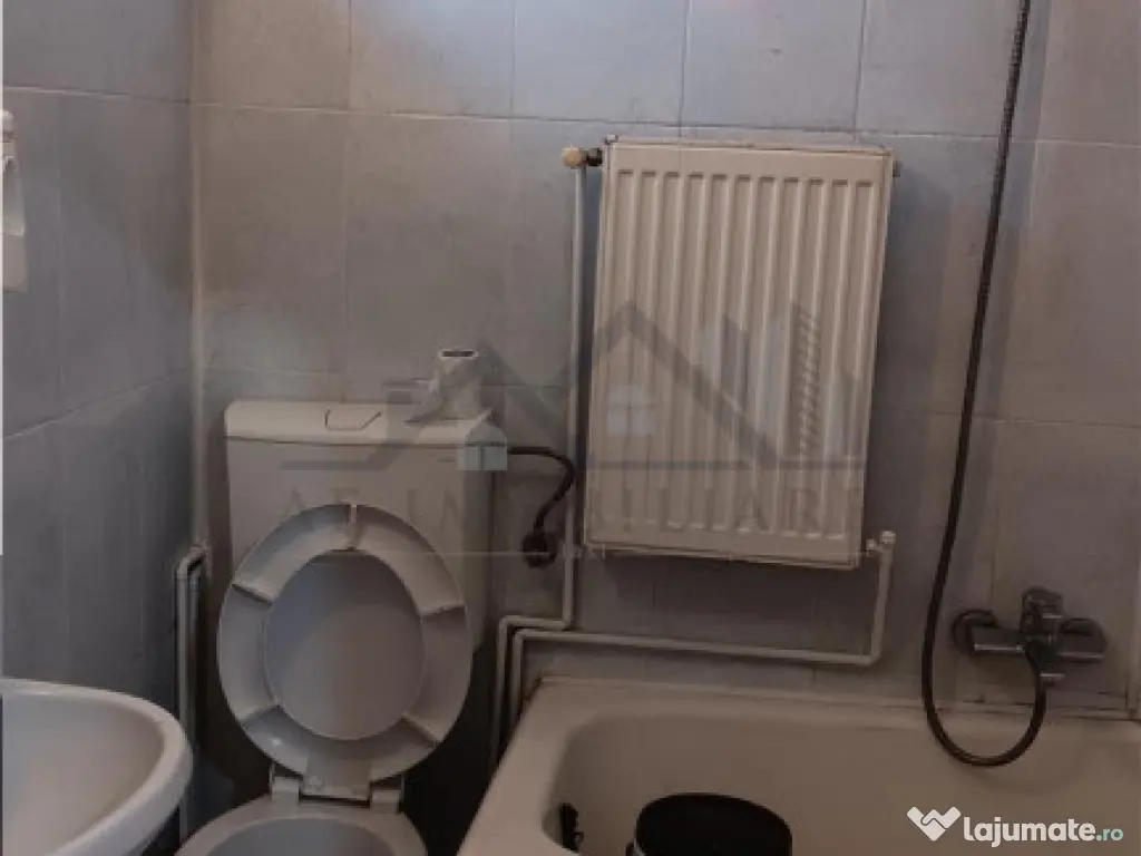 Tatarasi zona Piata Chirila teren 576mp cu casa si anexe (pr 