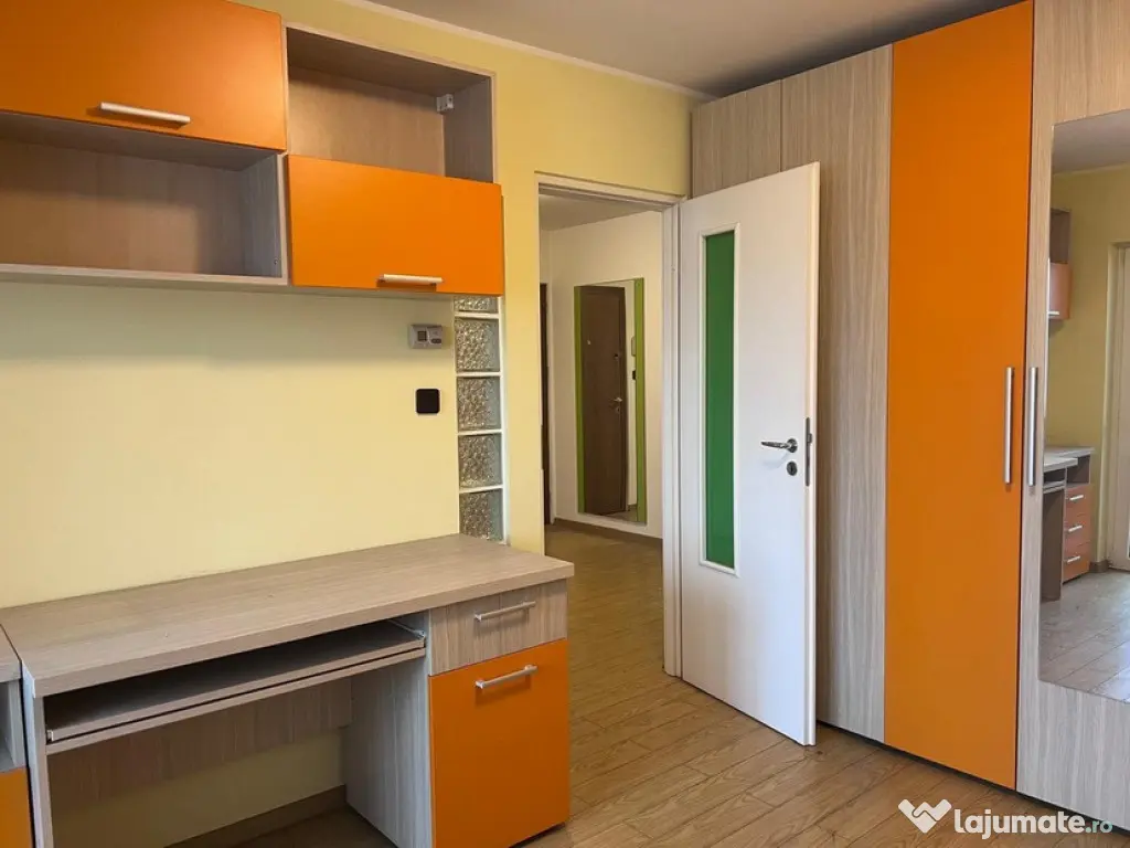 Apartament 2 camere, zona Liceul Auto 