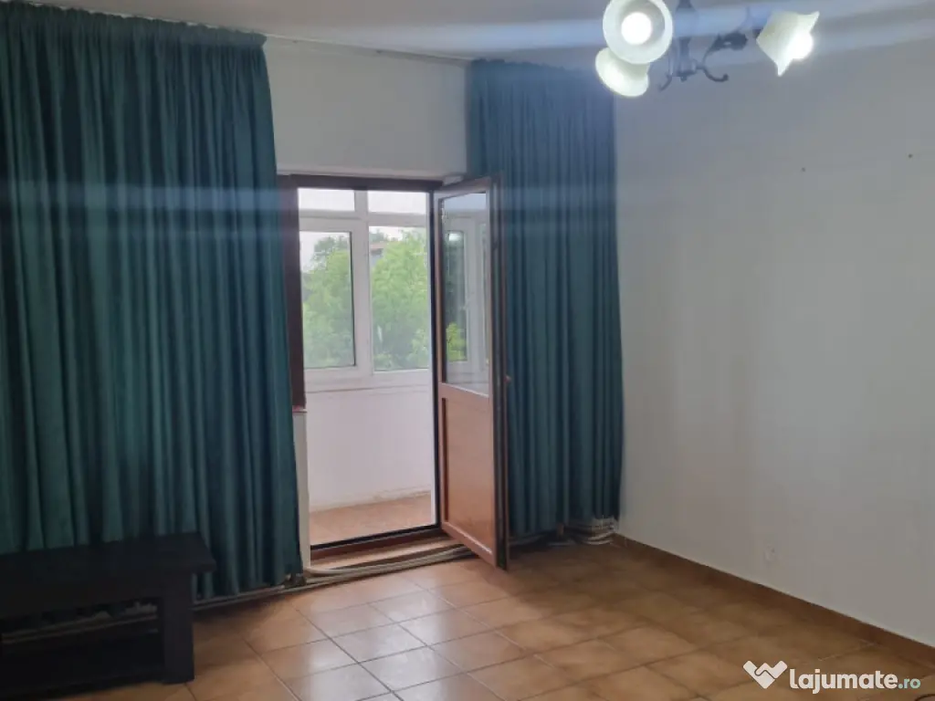 APARTAMENT DE VANZARE CU 3 CAMERE