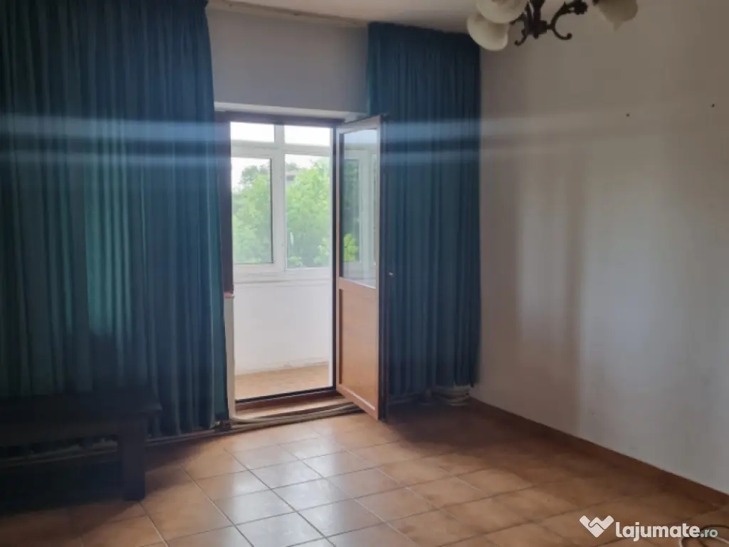 APARTAMENT DE VANZARE CU 3 CAMERE