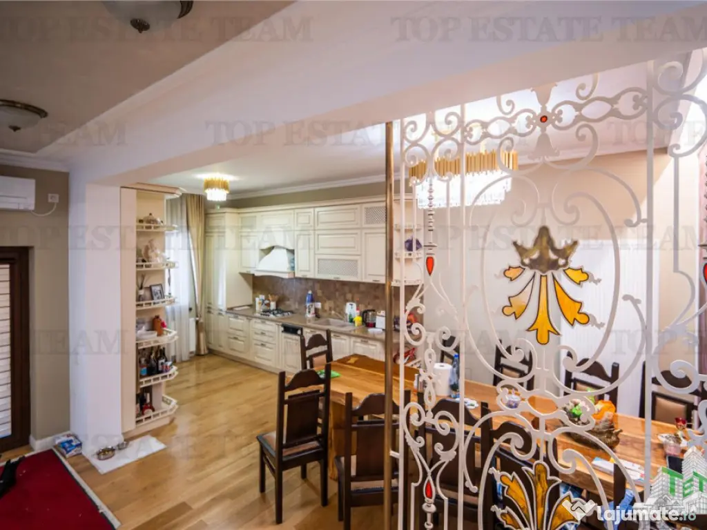 Vila cu deschidere la lac, piscina, garaj inchis - Branesti, 