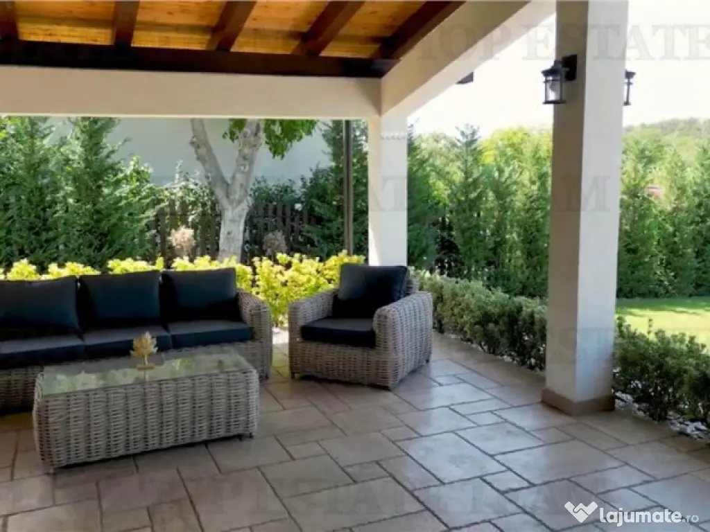 Vila cu deschidere la lac, piscina, garaj inchis - Branesti, 