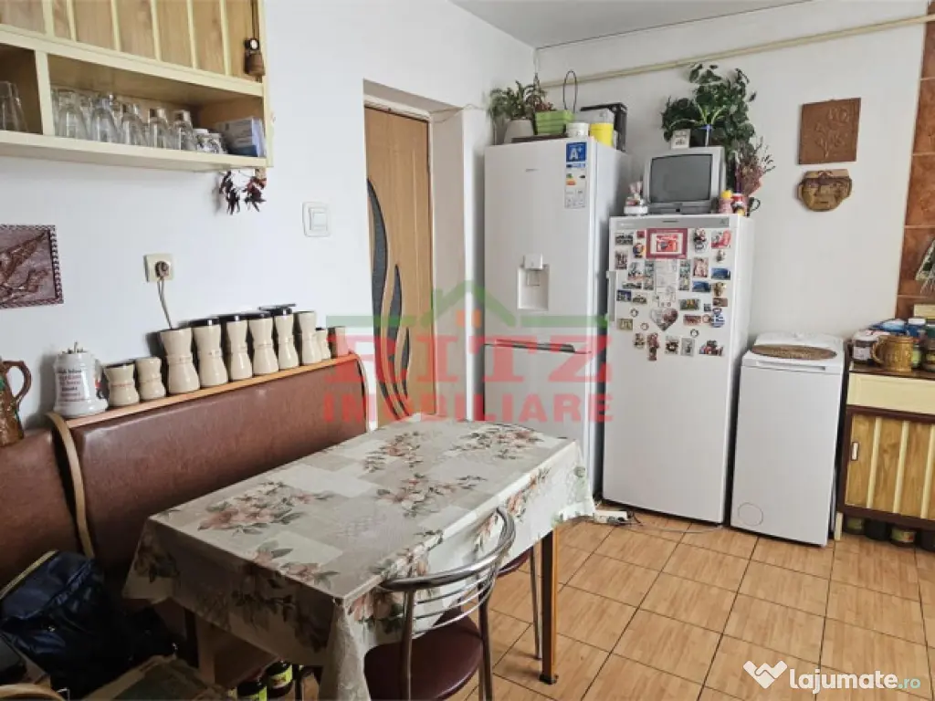 APARTAMENT CU 3 CAMERE,CENTRU !!!!