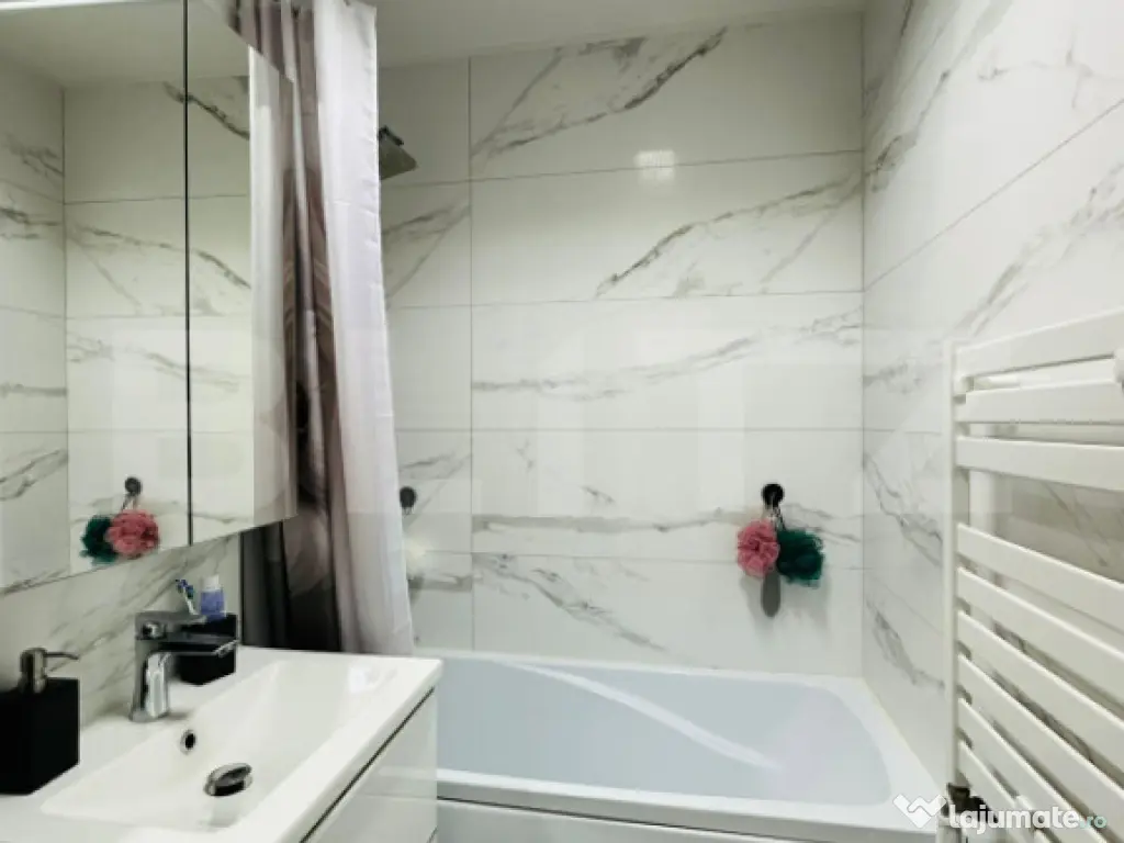 Apartament cu 3 camere decomandat, 70mp, boxa si loc de parc 