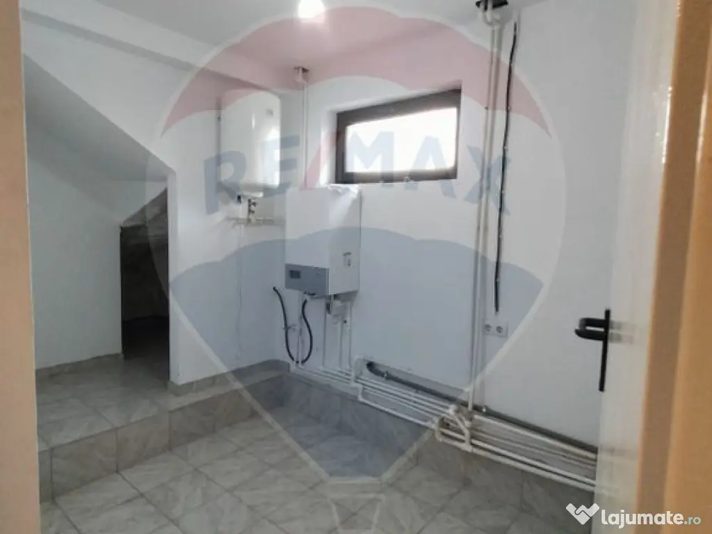 Casă / Vilă cu 4 camere la 25 min de Piata Victoriei - ... 