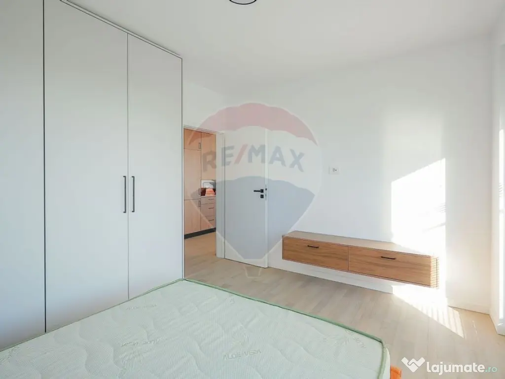 Apartament de închiriat cu 2 camere și parcare, ultrace... 