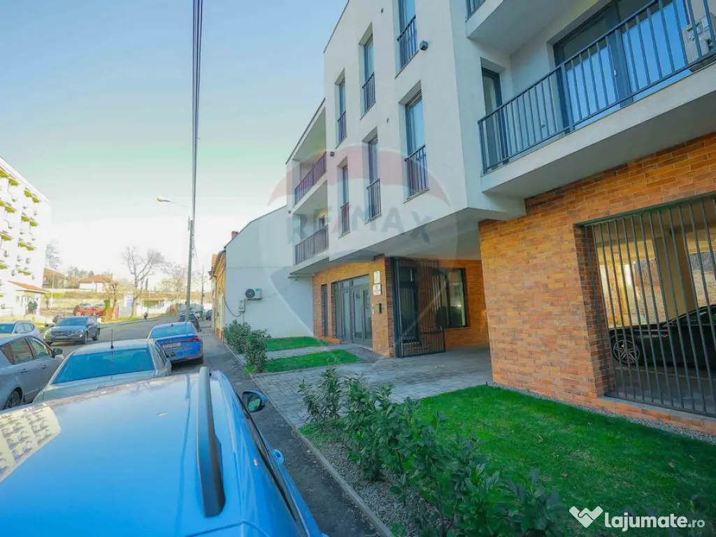 Apartament de închiriat cu 2 camere și parcare, ultrace... 