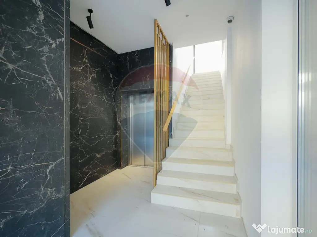 Apartament de închiriat cu 2 camere și parcare, ultrace... 