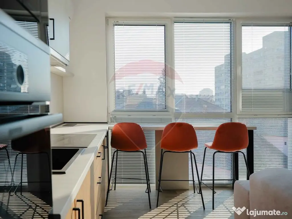 Apartament de închiriat cu 2 camere și parcare, ultrace... 