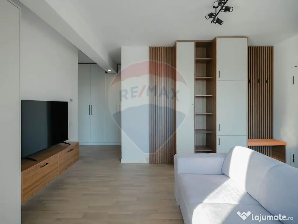 Apartament de închiriat cu 2 camere și parcare, ultrace... 