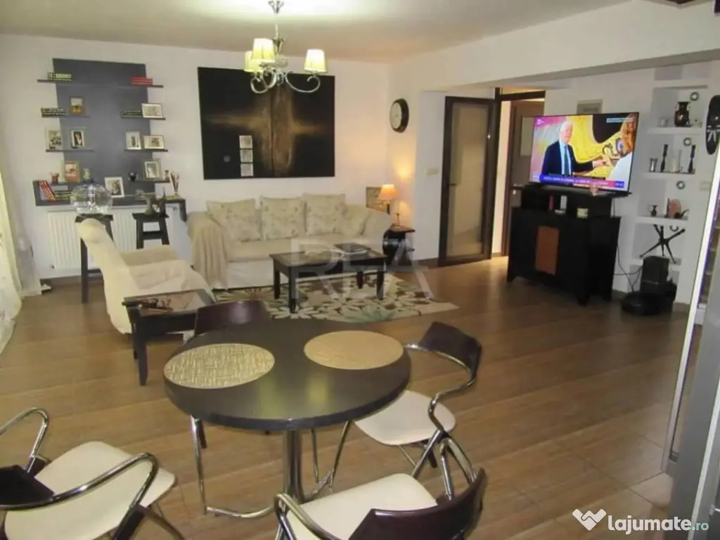 Vilă 5 camere Trapezului, centrală, an 2007, 174 mp 