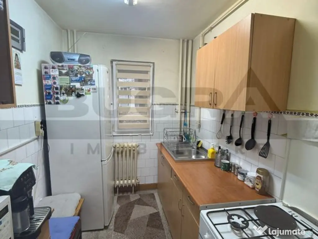 Apartament 3 camere, 50 mp, boxa, zona Aleea Retezat