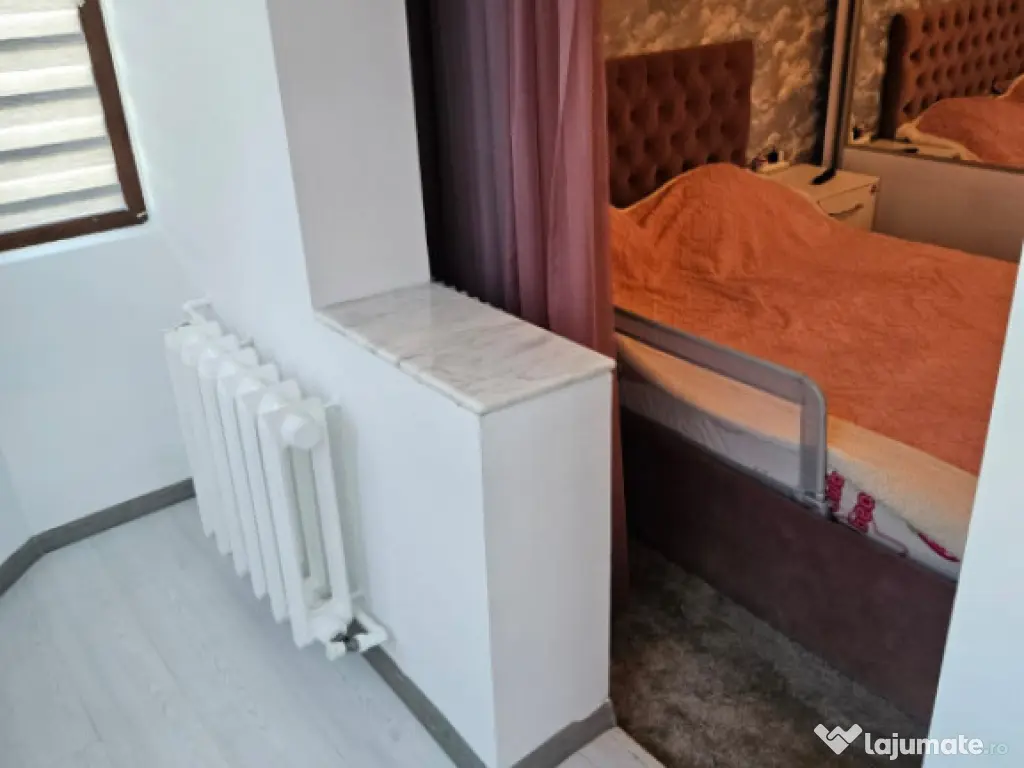 Apartament 2 camere de vanzare, in zona Trocadero - Constant