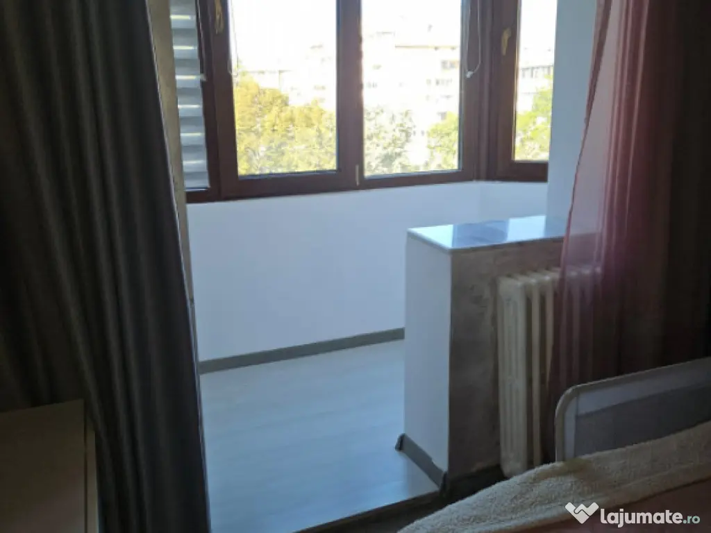 Apartament 2 camere de vanzare, in zona Trocadero - Constant