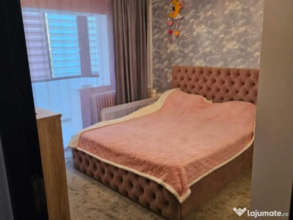 Apartament 2 camere de vanzare, in zona Trocadero - Constant