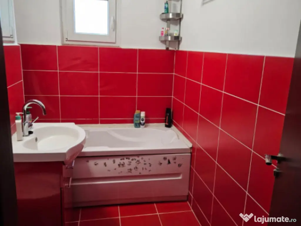 Apartament 2 camere de vanzare, in zona Trocadero - Constant