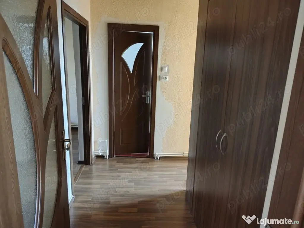 Apartament 3 camere zona Alexandru Obregia. 