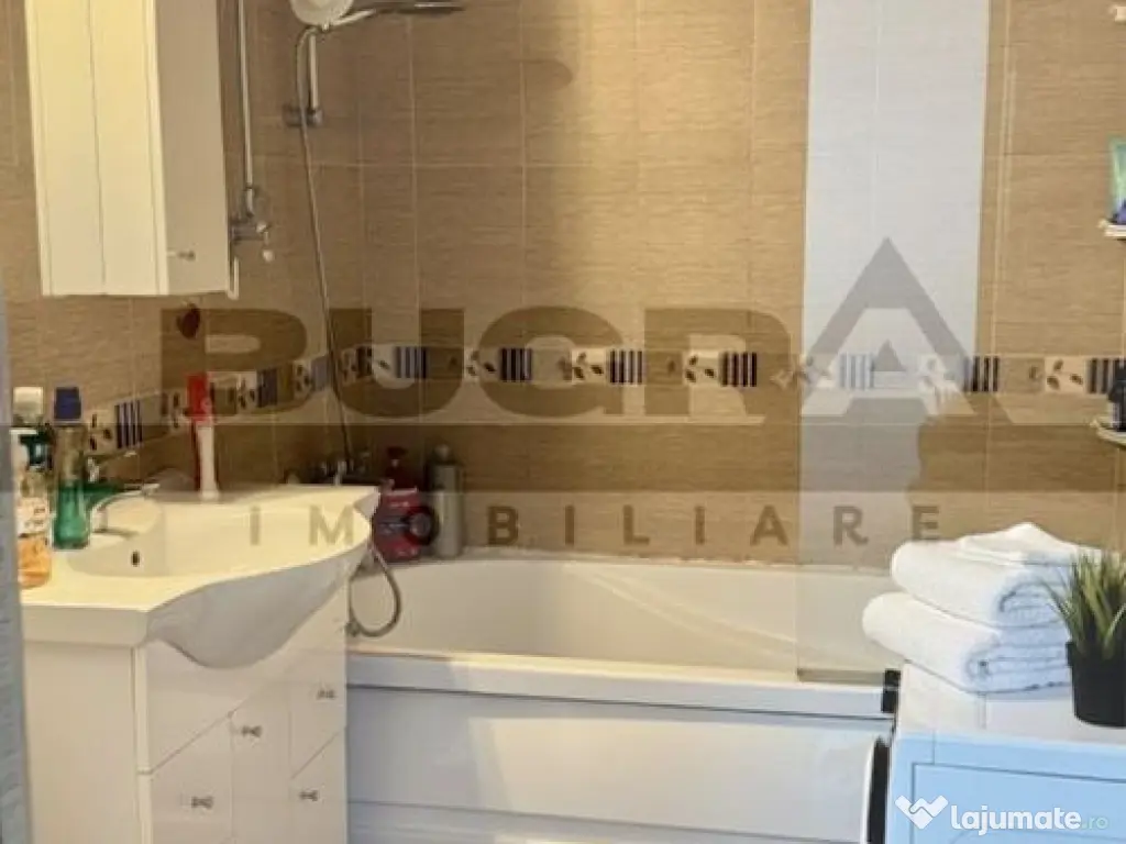 Apartament 3 camere, 63 mp, parcare, zona Vivo