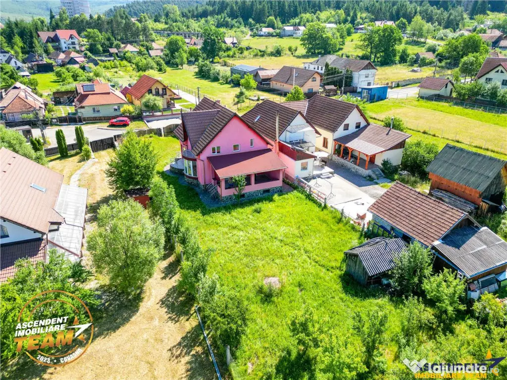 FILM! Casa noua,Covasna,cu fotovoltaic, garaj,curte,2 terase 