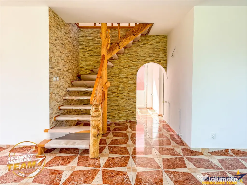 FILM! Casa noua,Covasna,cu fotovoltaic, garaj,curte,2 terase 