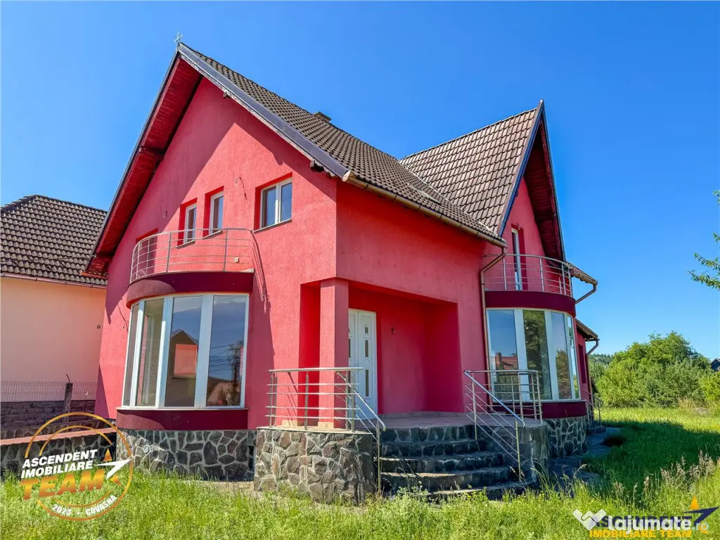 FILM! Casa noua,Covasna,cu fotovoltaic, garaj,curte,2 terase 