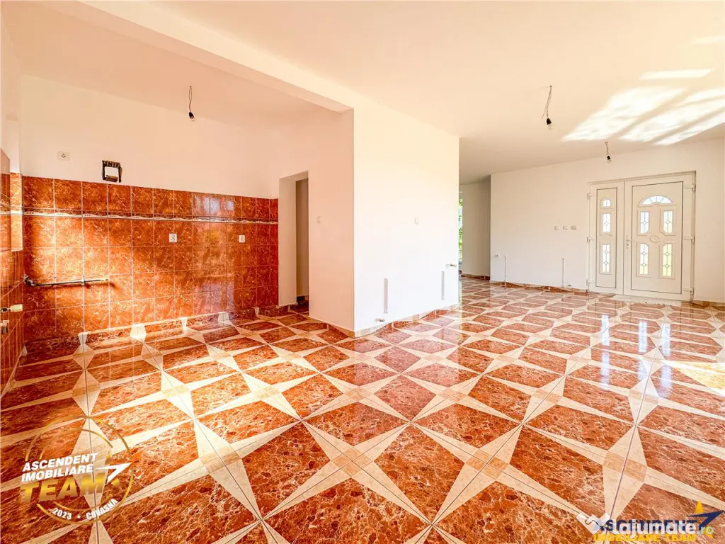 FILM! Casa noua,Covasna,cu fotovoltaic, garaj,curte,2 terase 