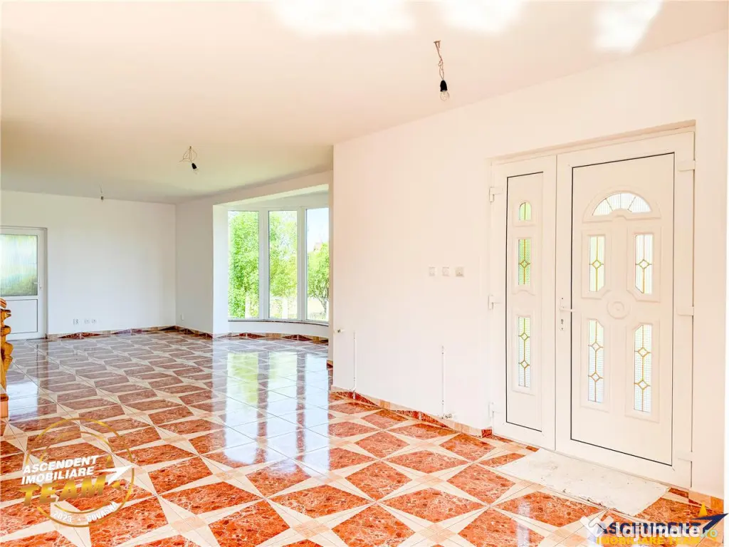 FILM! Casa noua,Covasna,cu fotovoltaic, garaj,curte,2 terase 