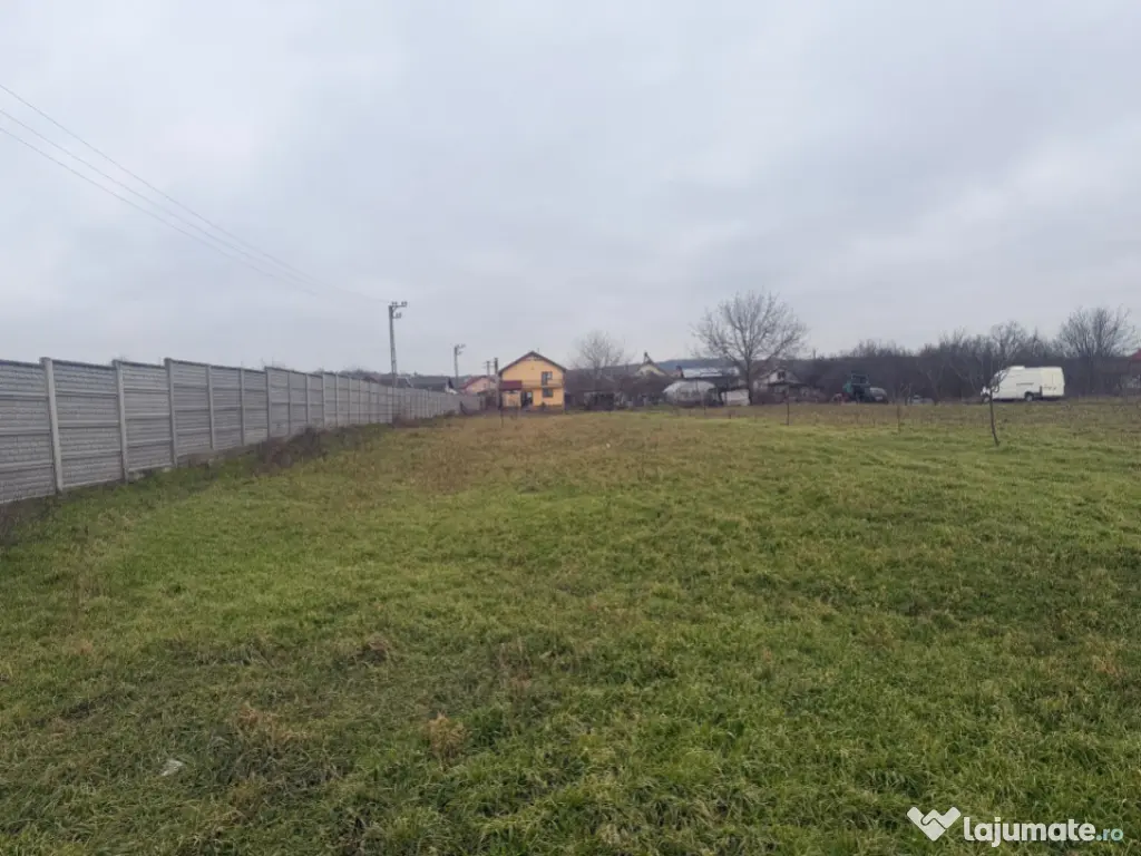 Teren intravilan, 2500 mp, front stradal 30 m, Simnicu de Su