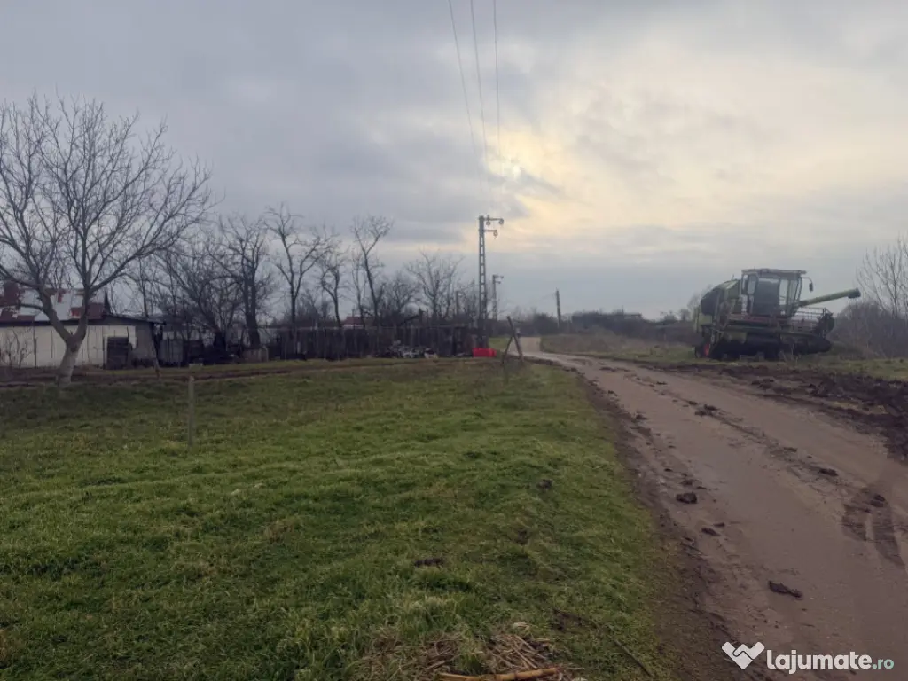 Teren intravilan, 2500 mp, front stradal 30 m, Simnicu de Su