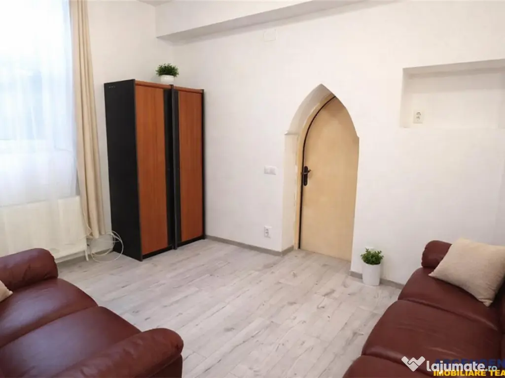 2 apartamente pretabile circuit turistic, Centrul istoric, S 