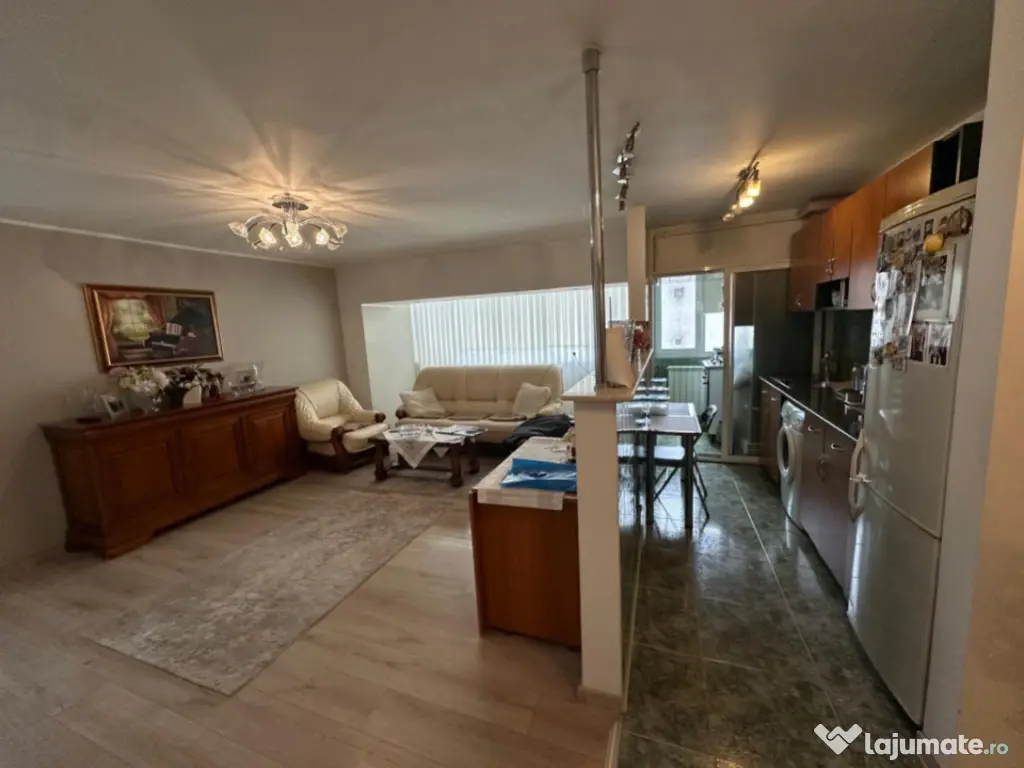 Apartament 3 camere, vedere bilaterală – Zona Trocadero,