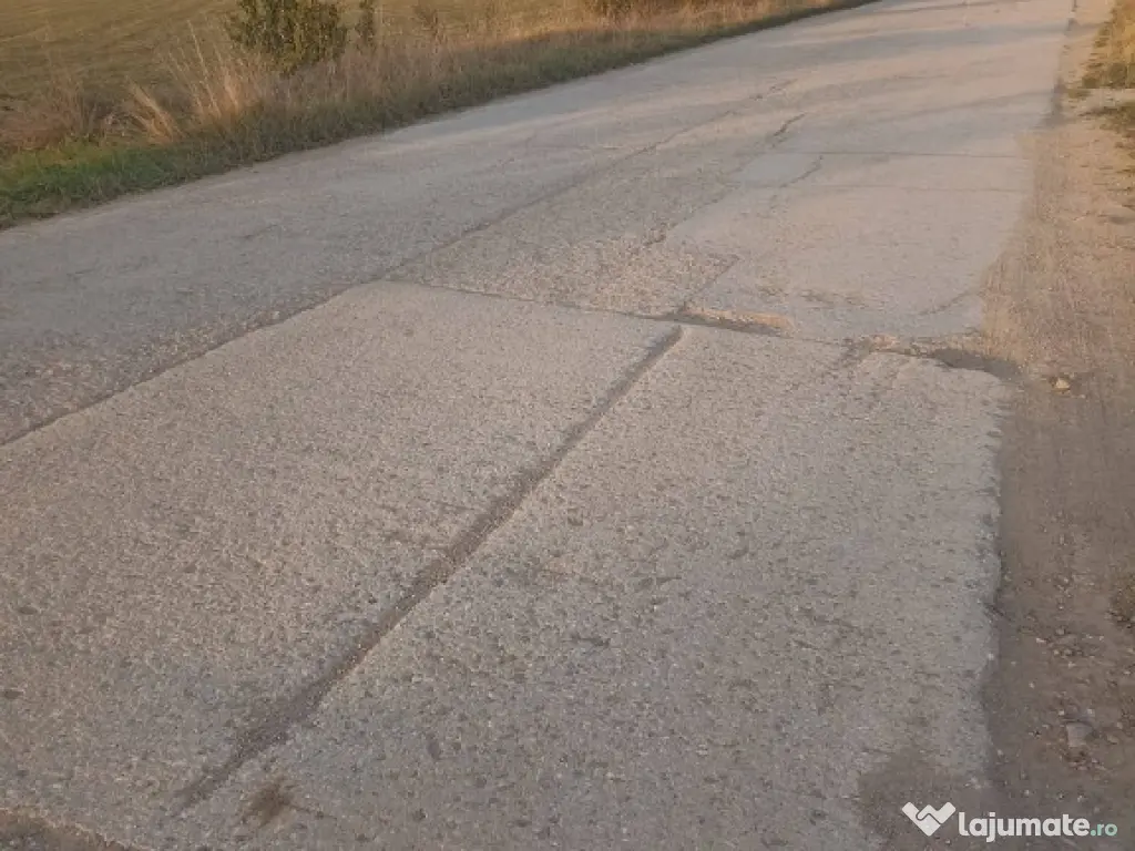 De vânzare teren extravilan langa Arcus