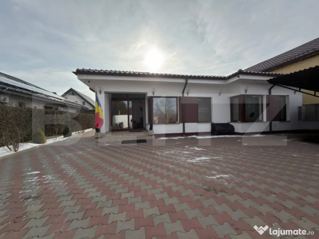 Casă 4 dormitoare, 204 mp, teren 1000 mp, zona Carcea 